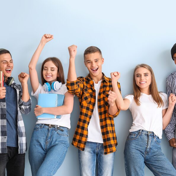 Motivbild Jugendliche [©Pixel-Shot - stock.adobe.com]