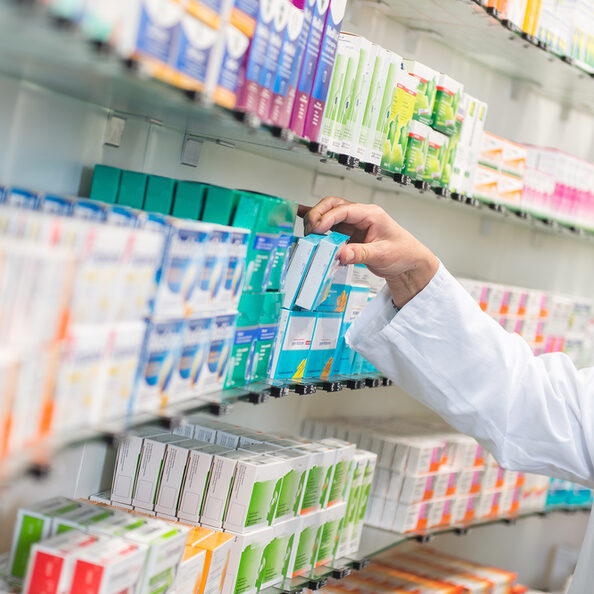 Motivbild Apotheken- und Arzneimittelüberwachung [Foto: © Benjamin Nolte, stock.adobe.com]