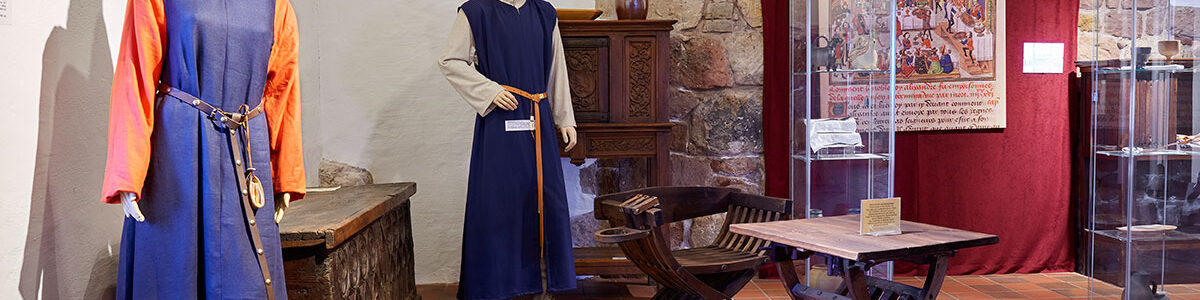 Ausstellung einer mittelalterlichen Szene im Burgenmuseum Nideggen